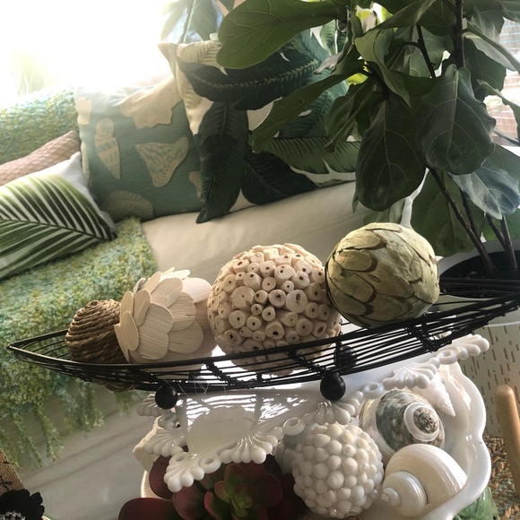 New! Black Display Basket + Natural Orbs - Picture 3 of 5